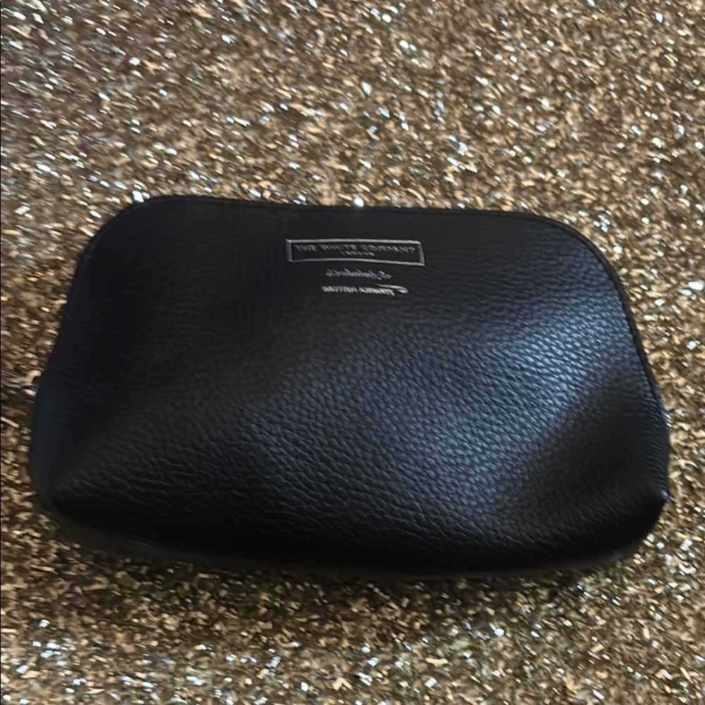 The Royal Standard Black Leather Pouch